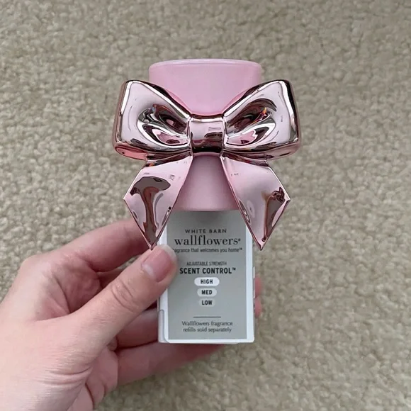Bath & Body Works Pink Bow Scent Control Wallflower Plug - Picture 14 of 15